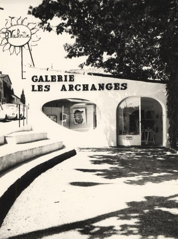 Gilbert Valentin, La galerie Les Archanges, vers 1974. - Agrandir l'image, fenêtre modale